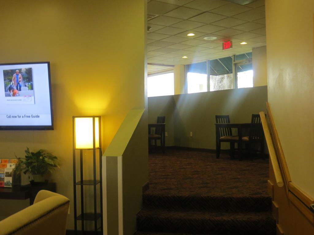 University Inn Austin North Exterior foto